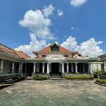 Telusuri sejarah Mataram Islam di Kotagede, kota tua Yogyakarta yang menyimpan jejak budaya, makam raja, dan kerajinan perak legendaris.