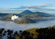 Kawasan wisata Gunung Bromo dan Suku Tengger di Jawa Timur menjadi salah satu tujuan wisata andalan dalam Visit Indonesia Wonderful 2018 yang ditetapkan Kementerian Pariwisata Republik Indonesia